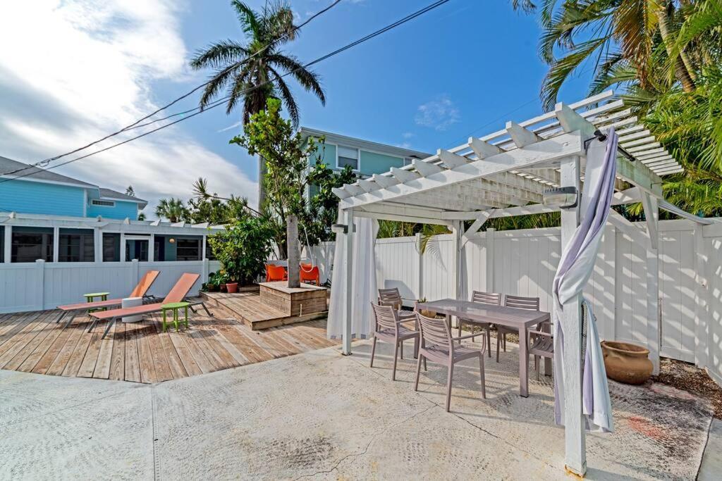 Walk To The Beach - Island Villa シエスタ・キー エクステリア 写真